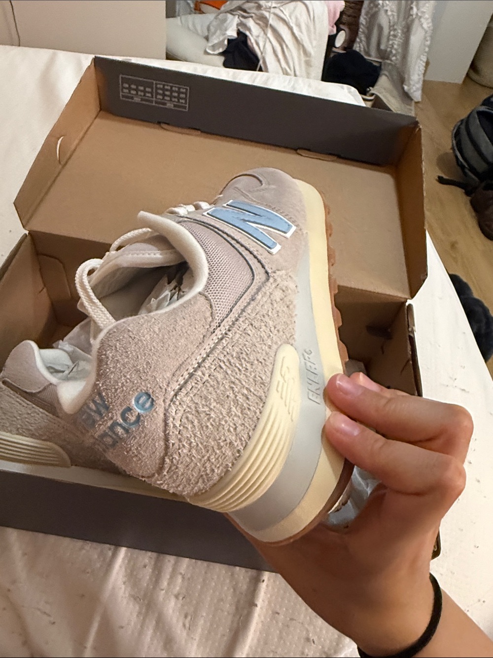 NWT NEVER WORN Women’s New Balance 574 Sneakers - Picture 8 of 10